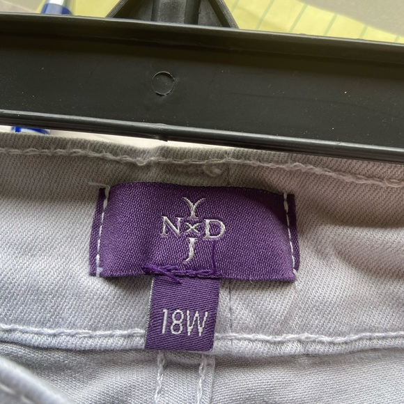 Capris - Picture 2 of 8